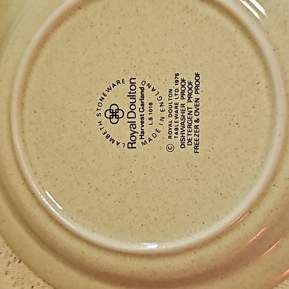 Royal Doulton Harvest Garland Set of 4 - Picture 3 of 5